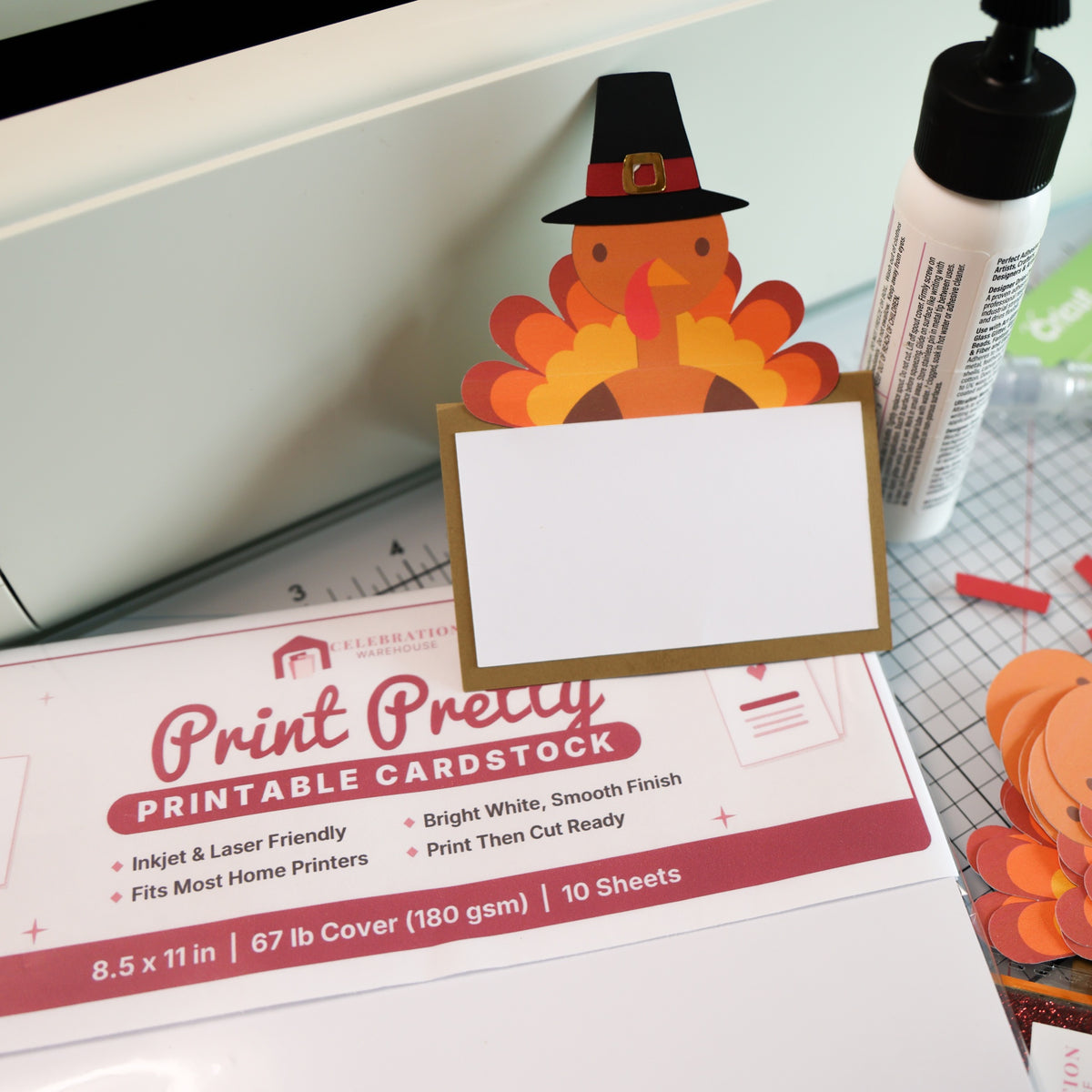 Finished Thanksgiving turkey place card made with white printable cardstock and Print Then Cut